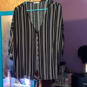 Black and White Stripe Top Short Sleeve Tie Front Blouse, Size 3X